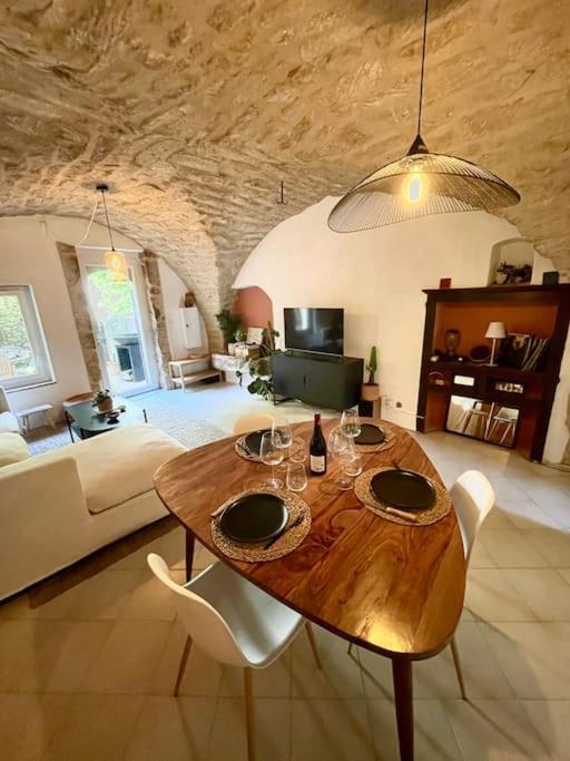Charmante Maison De Village Au Pied Du Luberon Cabrieres-d'Aigues Esterno foto